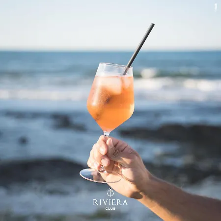 מלון Riviera 3*