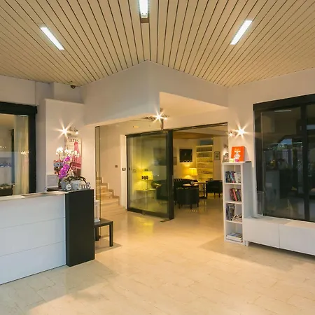 Riviera 3*