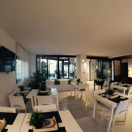 호텔 Riviera 3*