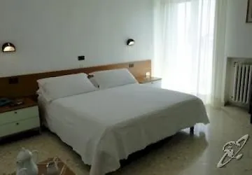 Otel Riviera 3*